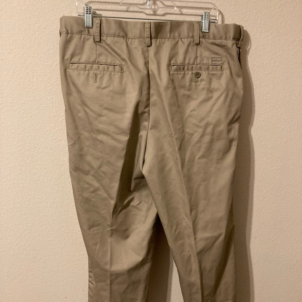 IZOD men’s khaki pants
